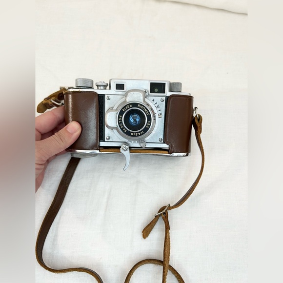 Ricoh 35 35mm Film Rangefinder Camera with Ricomat 4.5cm f/3.5 Lens - Picture 10 of 12